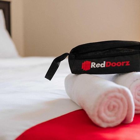 Reddoorz Syariah @ Bondowoso City Center Eksteriør billede
